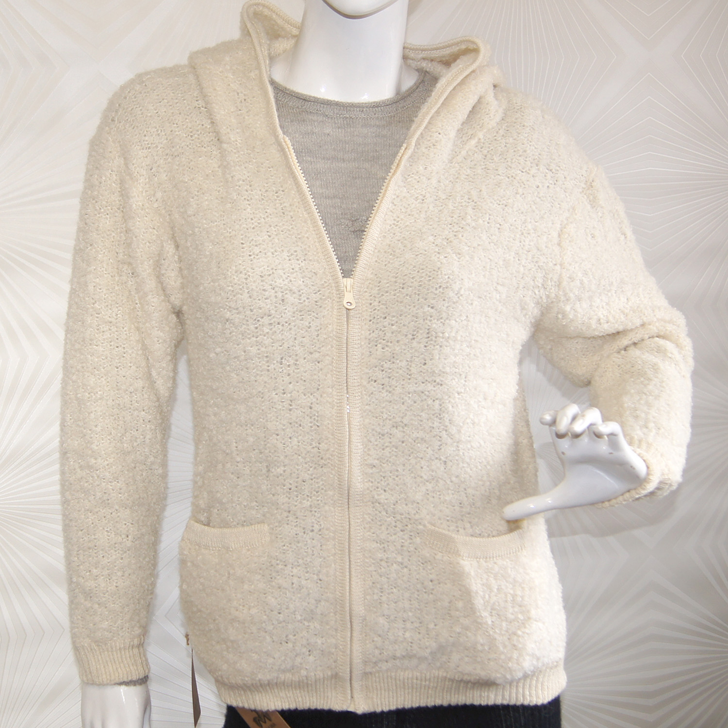 Bouclé-Strickjacke/cardigan LEGERE, Farbe/colour: weiß/white, Größe/size: S